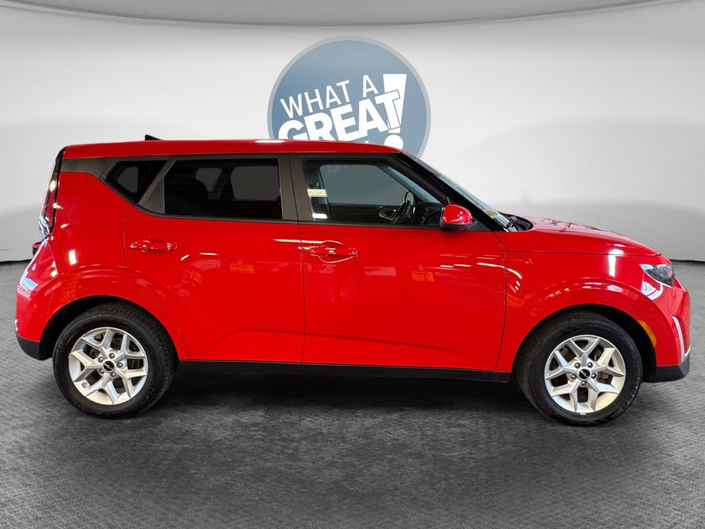 Certified 2024 Kia Soul LX w/ Option Group 015 FWD image 2