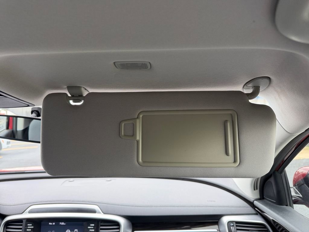 Used 2019 Kia Sorento LX image 35