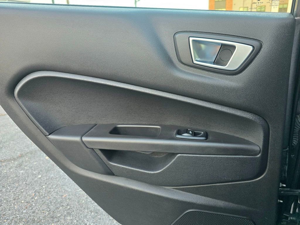 Used 2014 Ford Fiesta SE w/ Equipment Group 201A FWD image 19