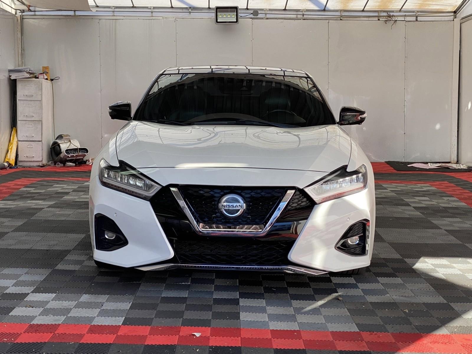 Used 2019 Nissan Maxima SR w/ Premium Package FWD image 2
