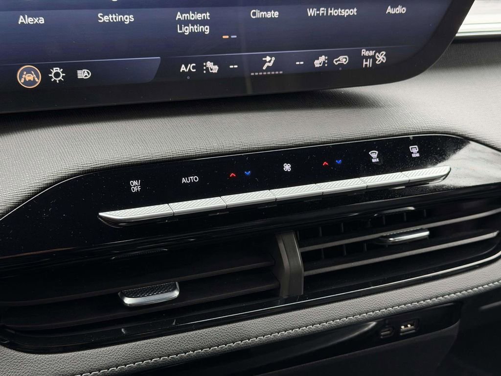 Used 2025 Buick Enclave Preferred image 6