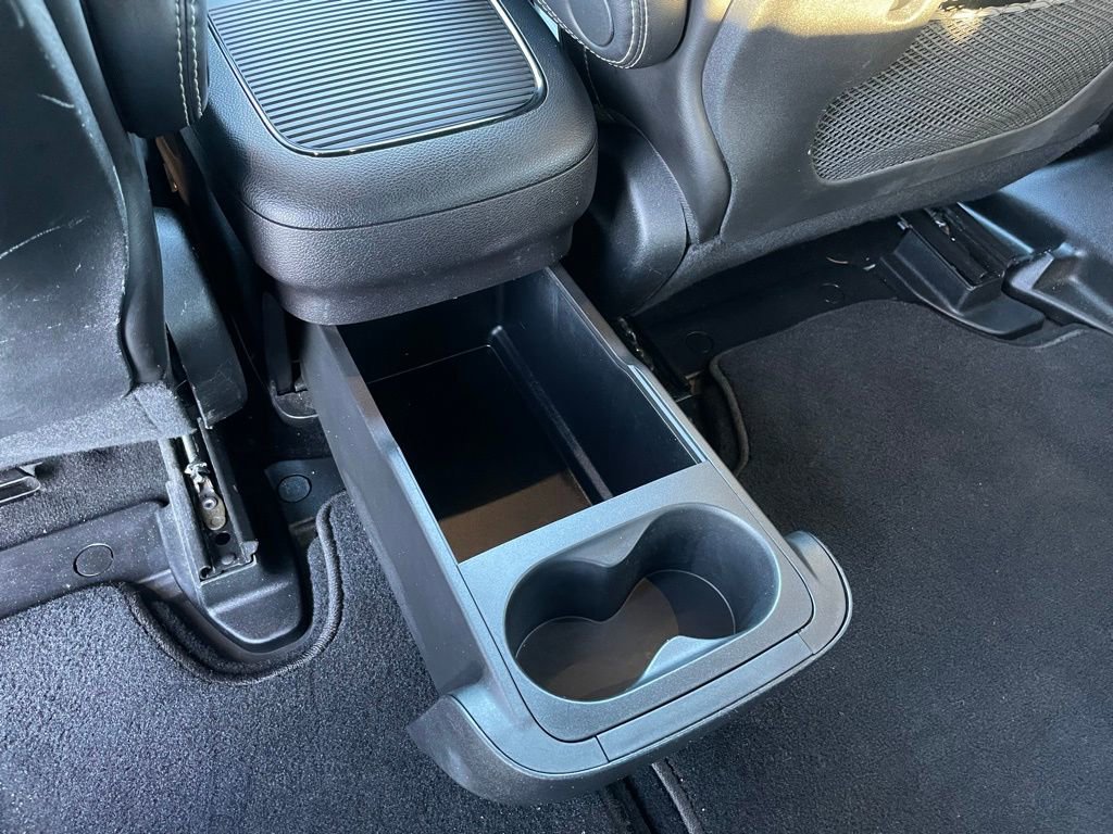 Used 2025 Chrysler Pacifica Limited image 54