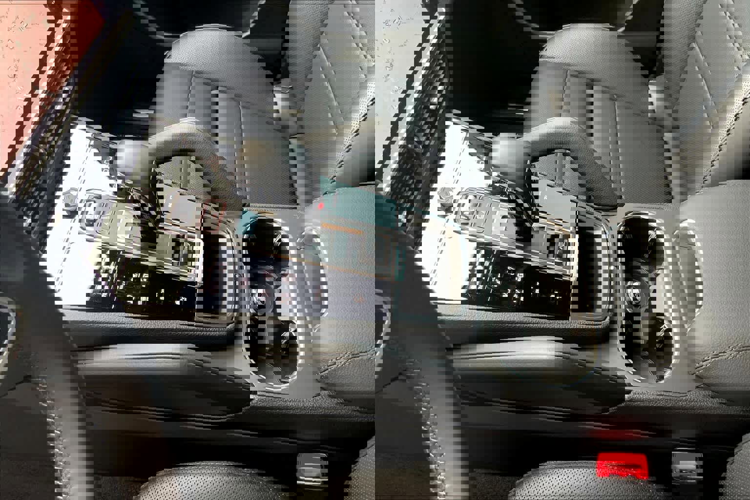 Used 2022 Porsche Cayenne Platinum Edition image 15