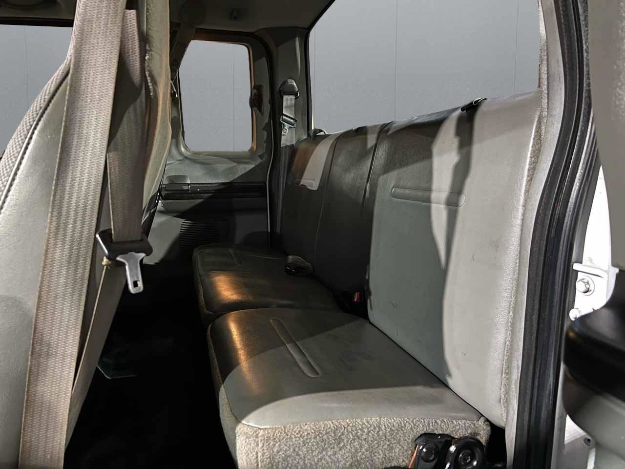 Used 2006 Ford F350 XLT image 24