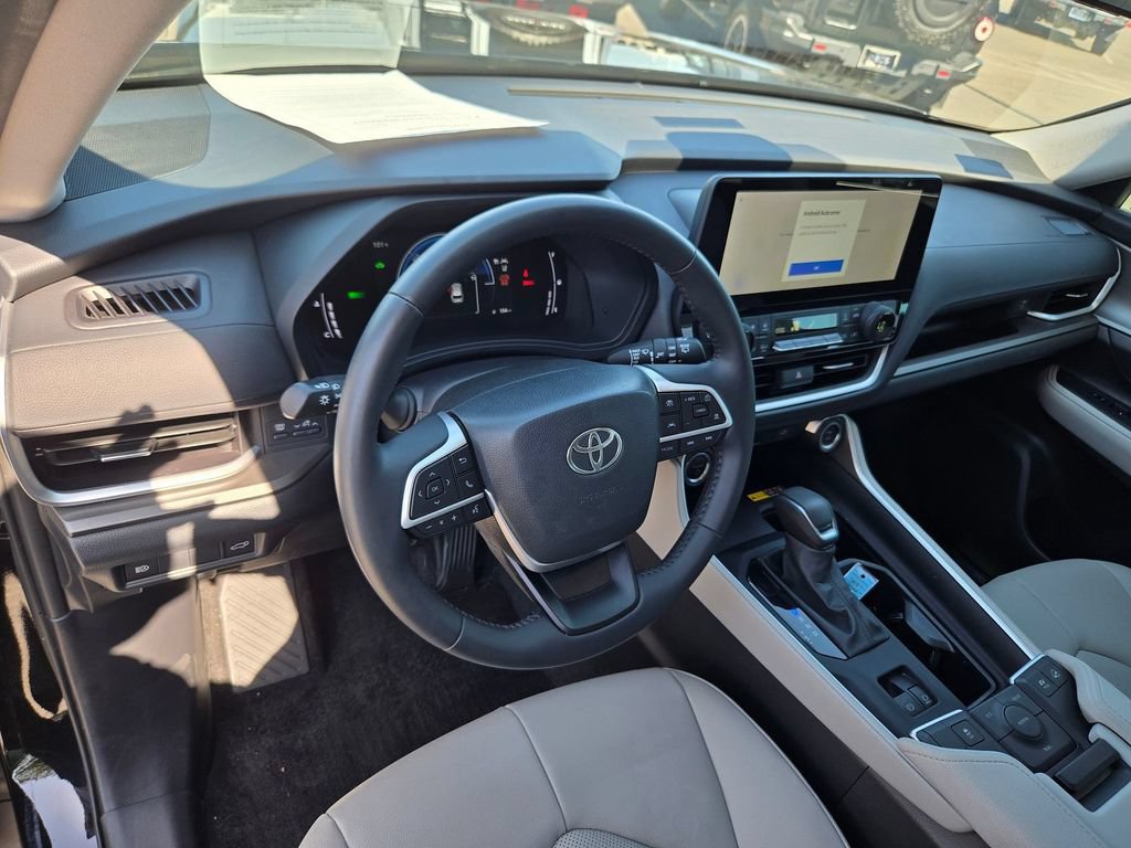Used 2024 Toyota Grand Highlander AWD Hybrid image 9