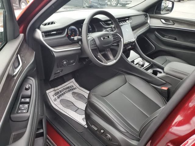 New 2025 Jeep Grand Cherokee Limited w/ Black Appearance Package AWD/4WD image 12