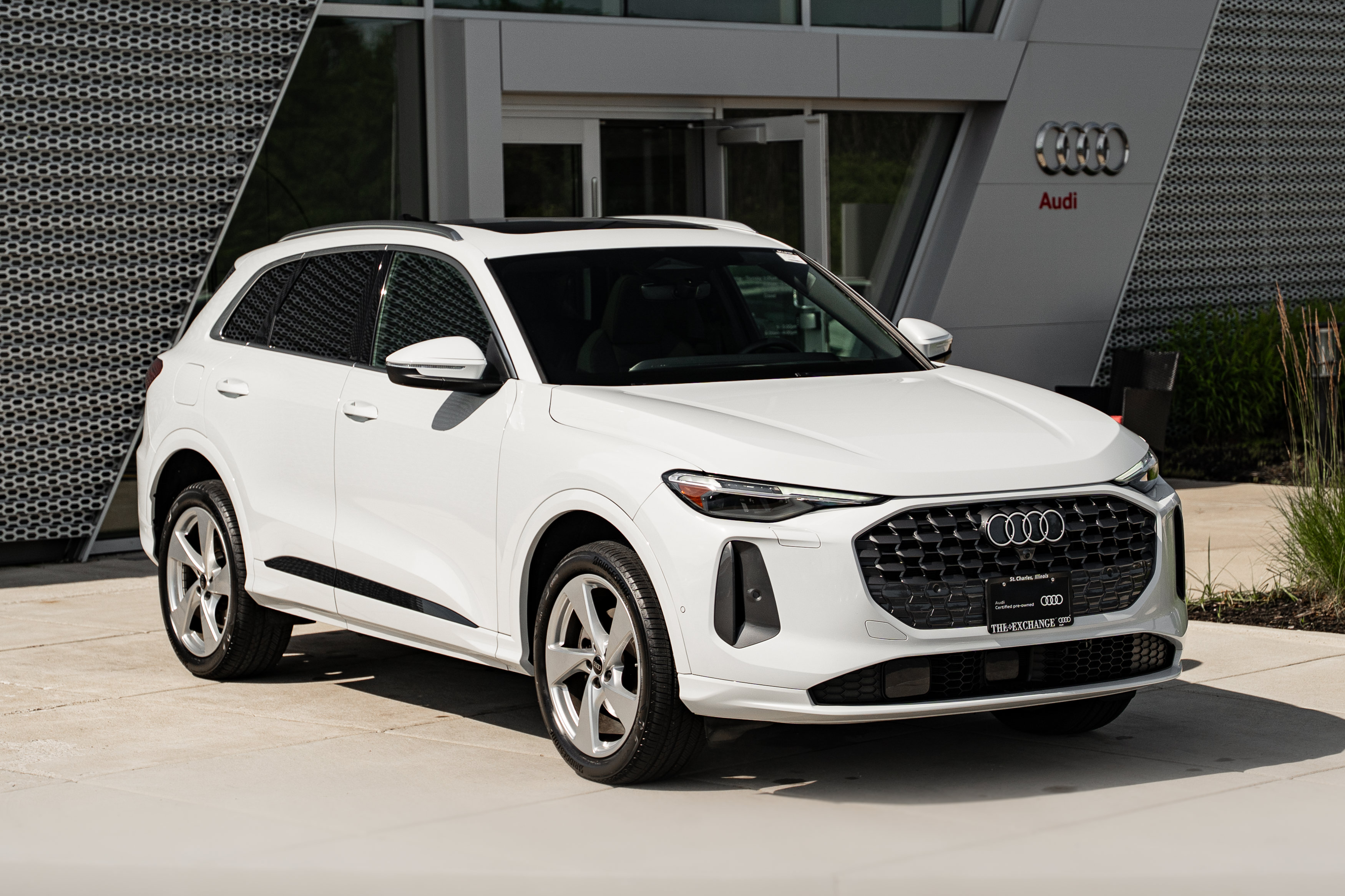 Certified 2025 Audi Q5 Premium w/ Premium Plus AWD/4WD image 2