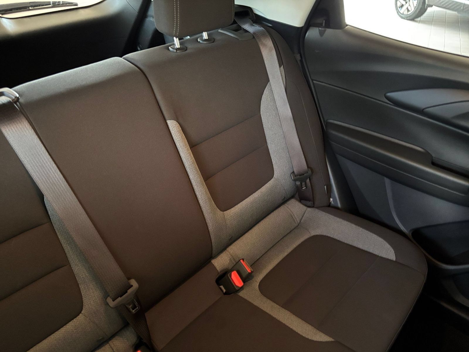 Used 2025 Chevrolet TrailBlazer LT FWD image 36