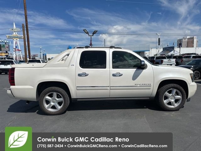 Used 2012 Chevrolet Avalanche LTZ image 5