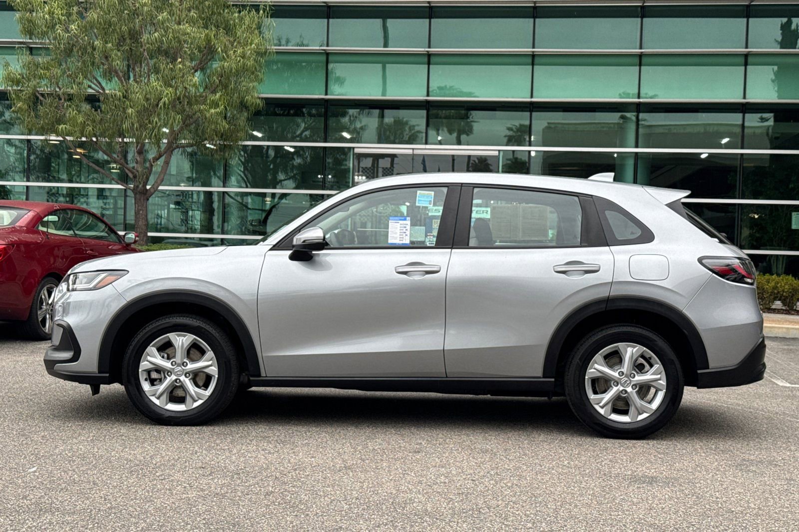 Certified 2025 Honda HR-V LX image 7