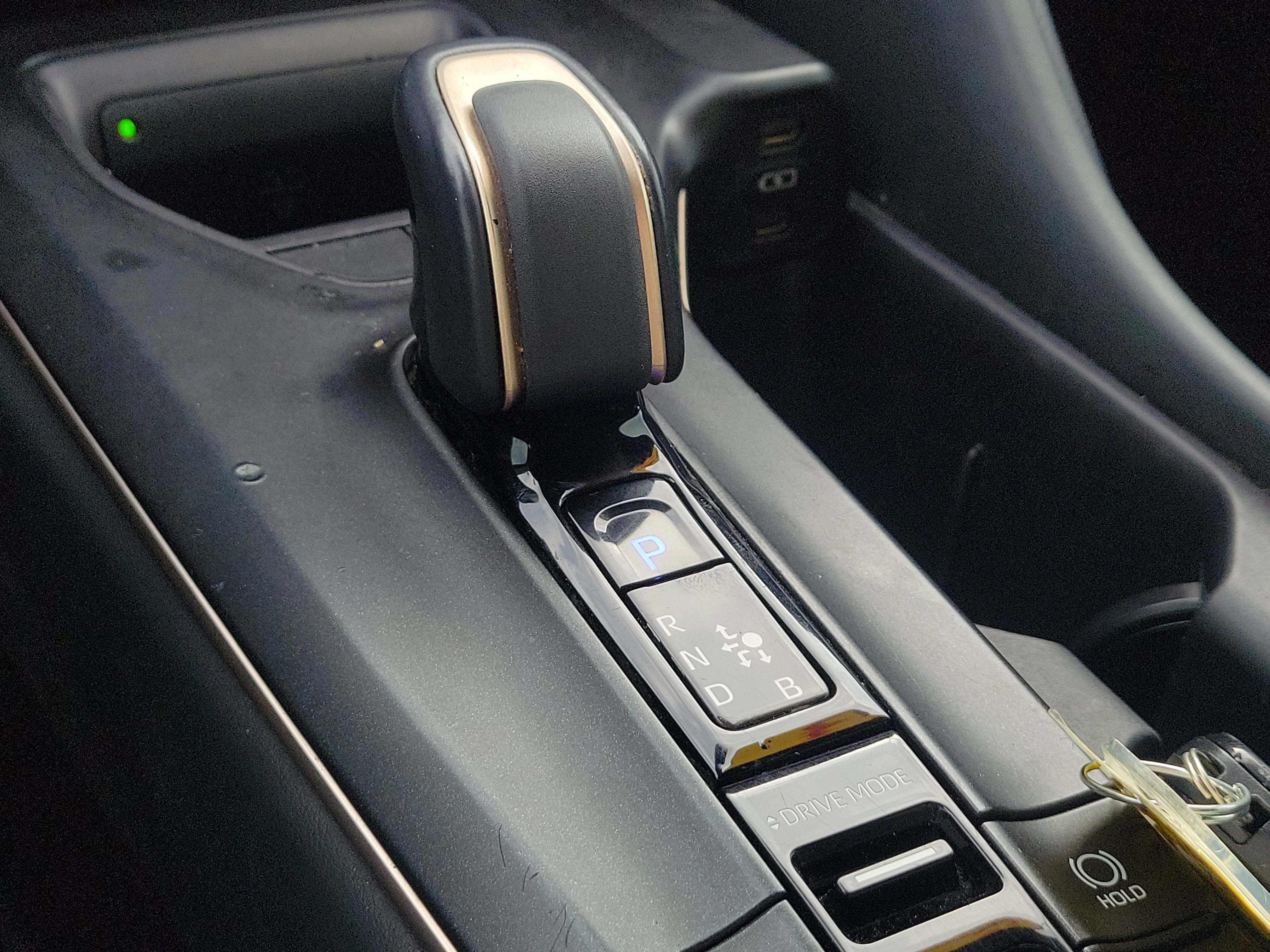 Used 2023 Toyota Crown Limited image 33