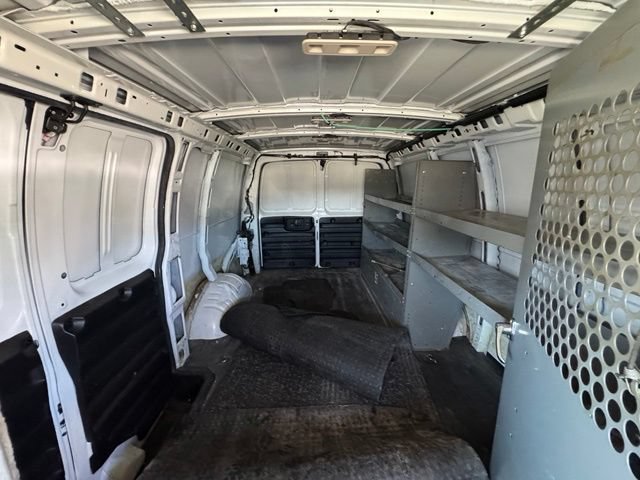 Used 2020 Chevrolet Express 3500 w/ Driver Convenience Package RWD image 25