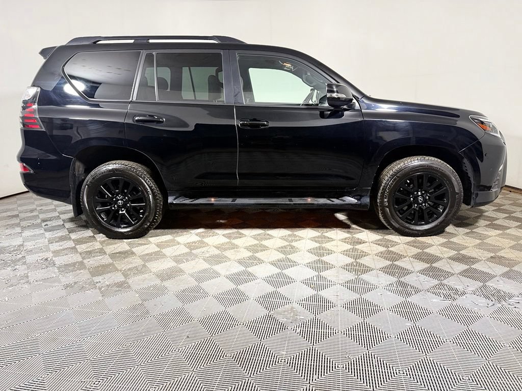 Used 2023 Lexus GX 460 w/ Black Line Special Edition AWD/4WD image 8