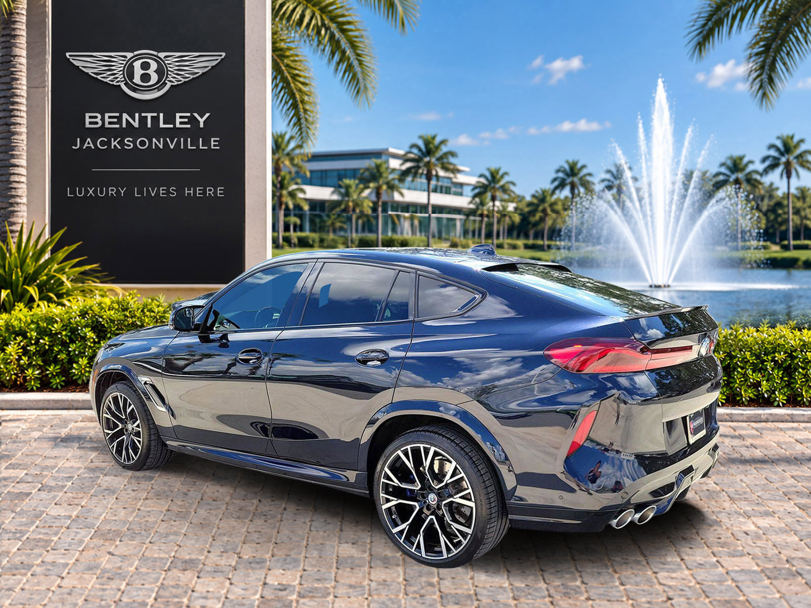 Used 2023 BMW X6 M w/ Executive Package AWD/4WD image 2