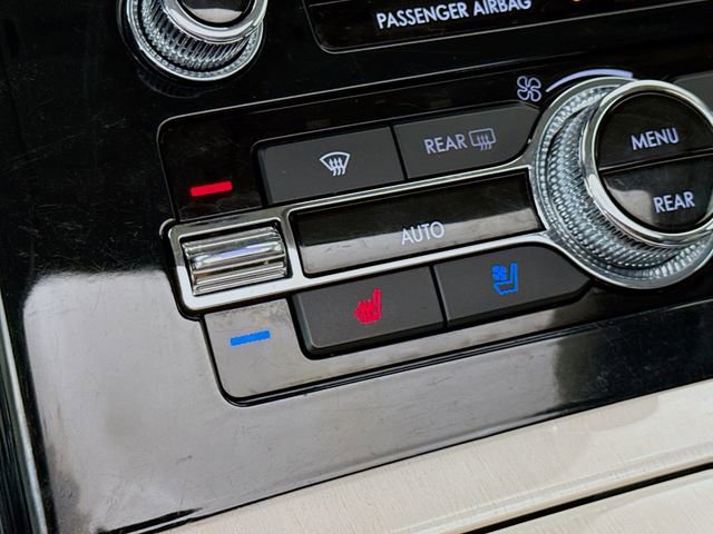 Used 2020 Lincoln Navigator L Black Label w/ Cargo Convenience Package image 21