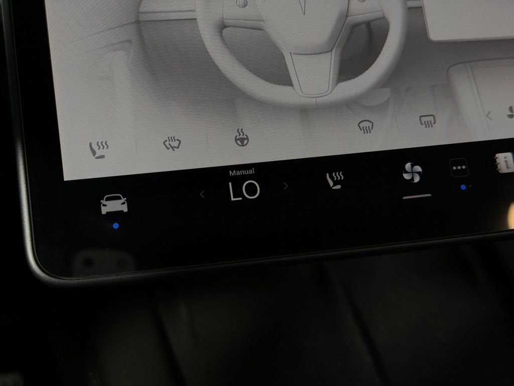 Used 2023 Tesla Model 3 Standard Range image 18