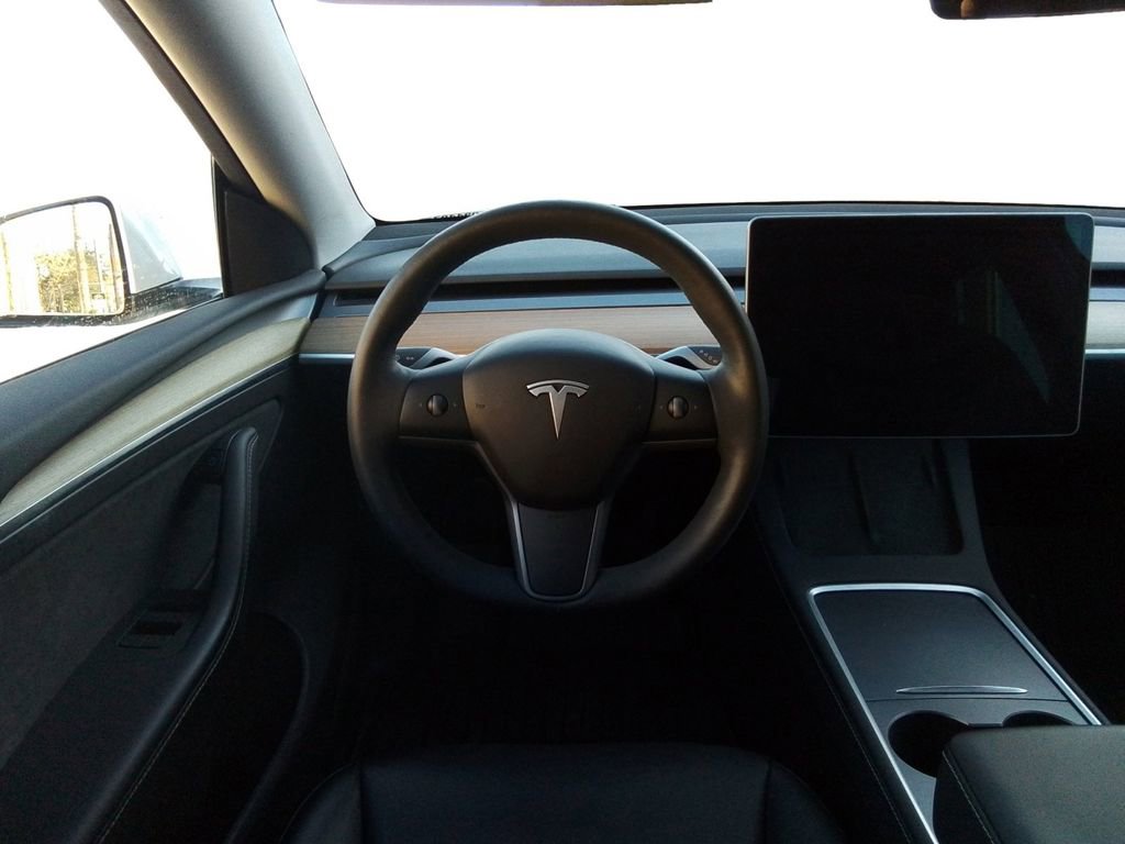 Used 2023 Tesla Model Y Long Range image 12