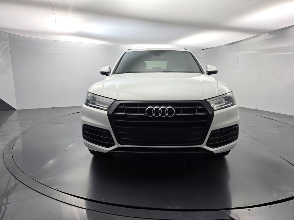 Used 2020 Audi Q5 2.0T Premium w/ Titanium Sport Package AWD/4WD image 2
