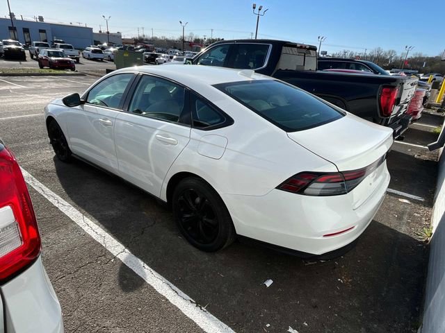 Used 2023 Honda Accord EX image 6