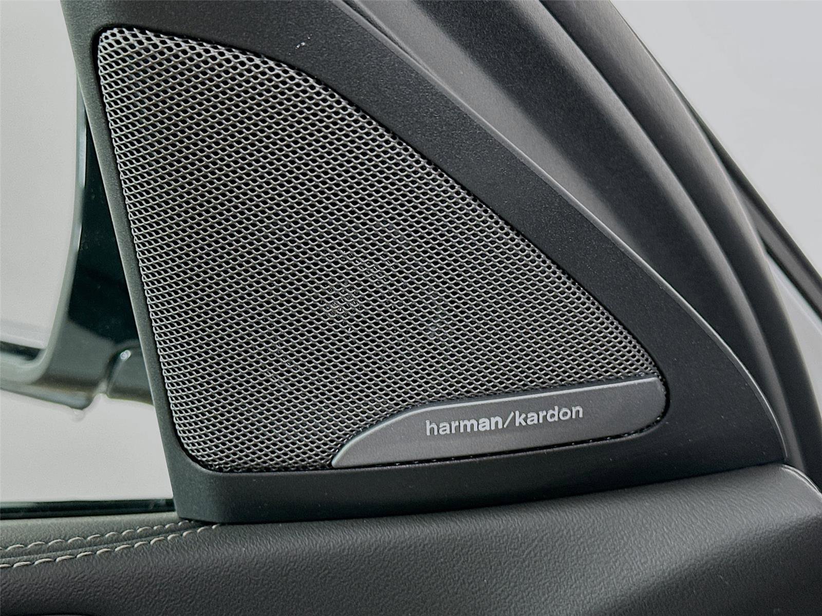 Certified 2024 BMW X6 xDrive40i image 19