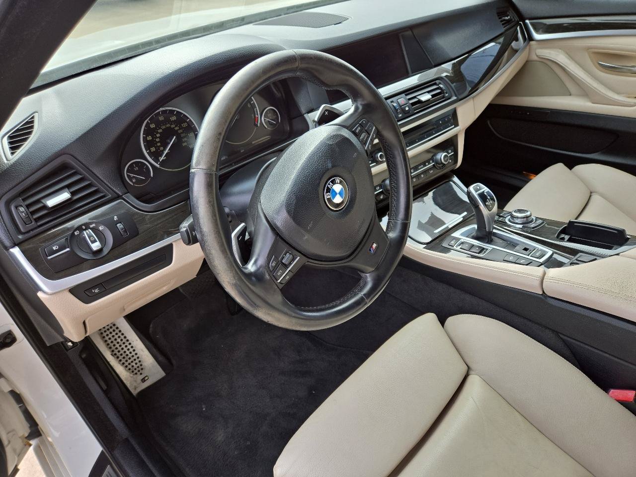 Used 2011 BMW 550i Sedan RWD image 7