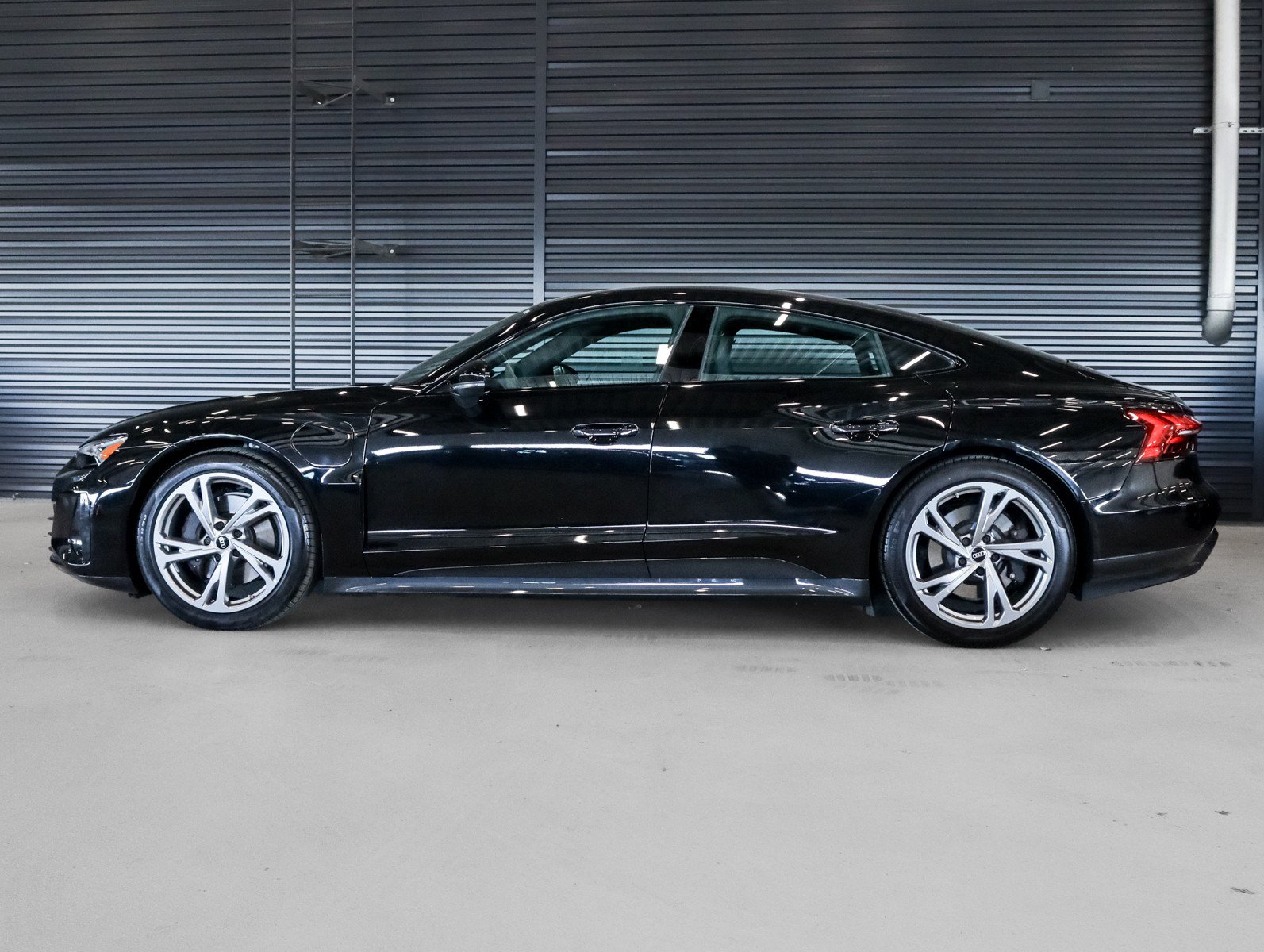 Used 2023 Audi e-tron GT Premium Plus AWD/4WD image 13