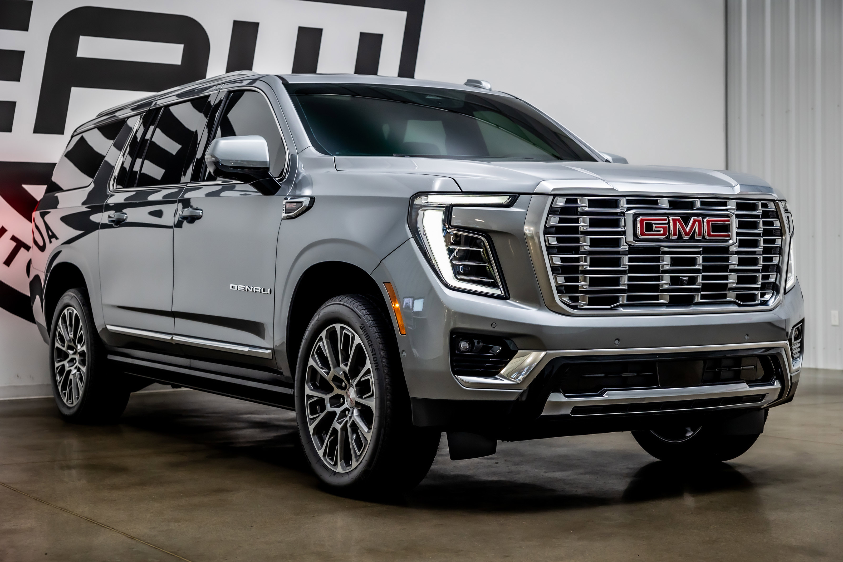 Used 2026 GMC Yukon XL Denali w/ Sun & Power Step Package image 27