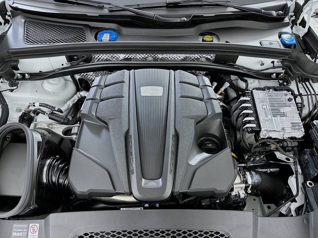 New 2026 Porsche Macan S AWD/4WD image 32