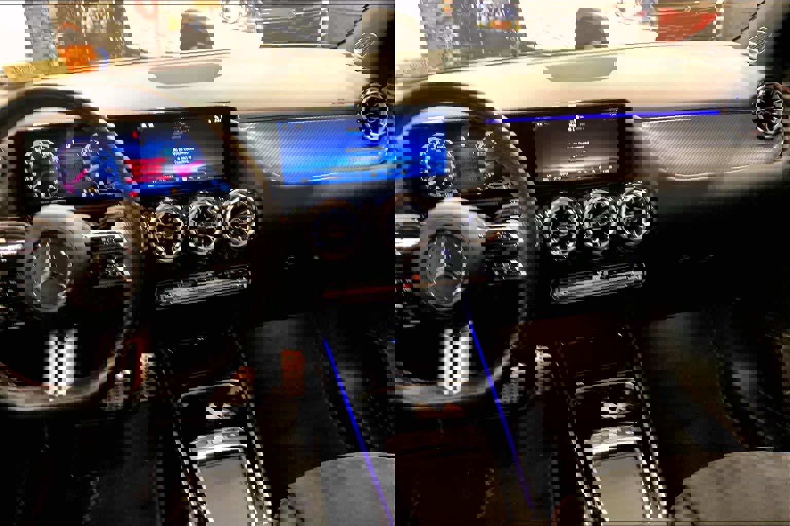 Used 2024 Mercedes-Benz GLA 250 4MATIC image 7