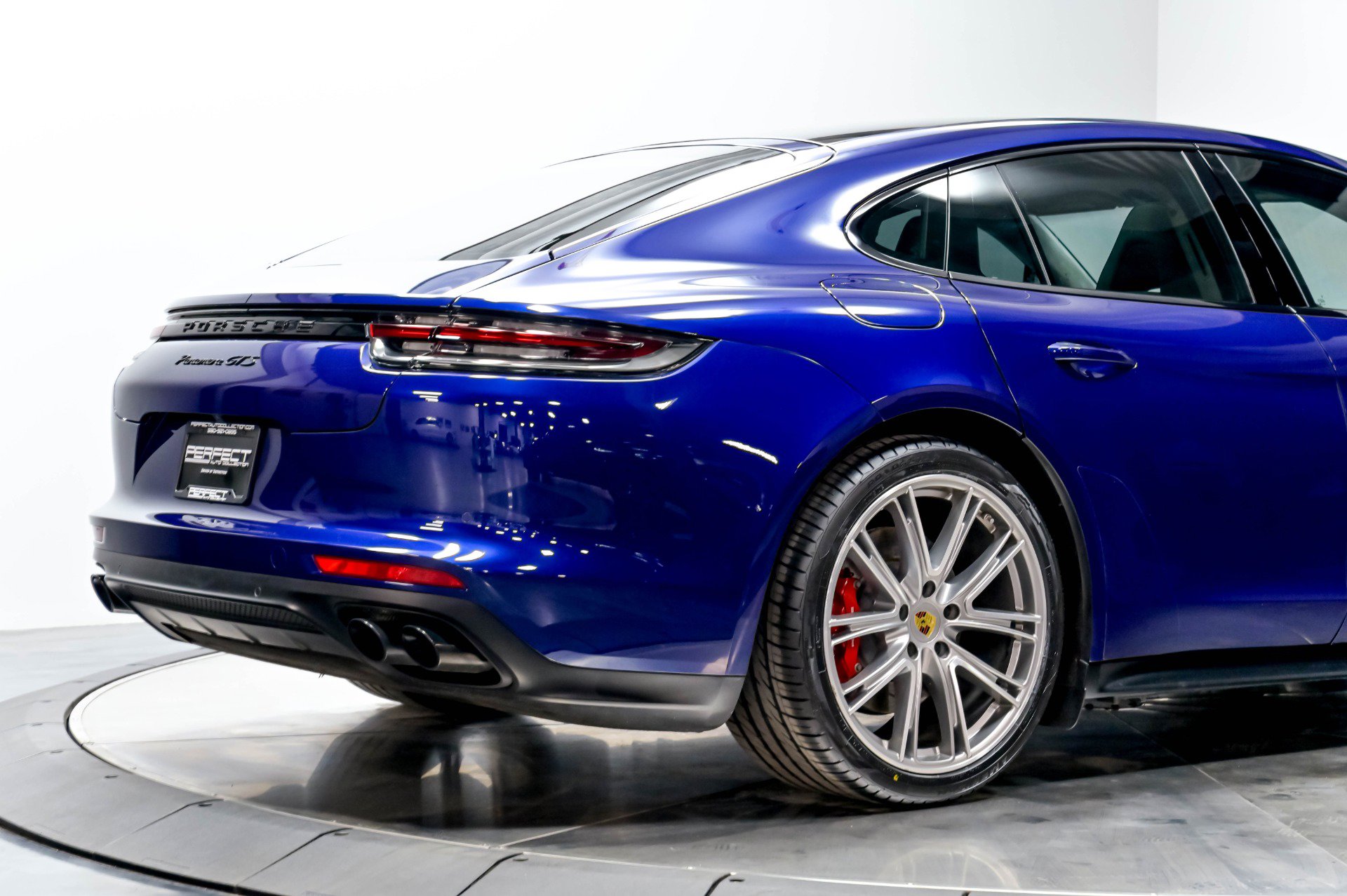 Used 2020 Porsche Panamera GTS AWD/4WD image 17