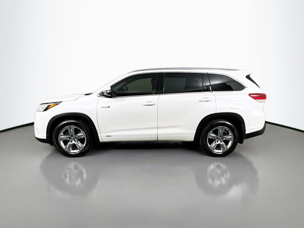 Used 2019 Toyota Highlander Limited AWD/4WD image 2