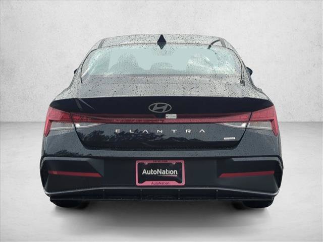 Certified 2025 Hyundai Elantra Limited FWD image 8
