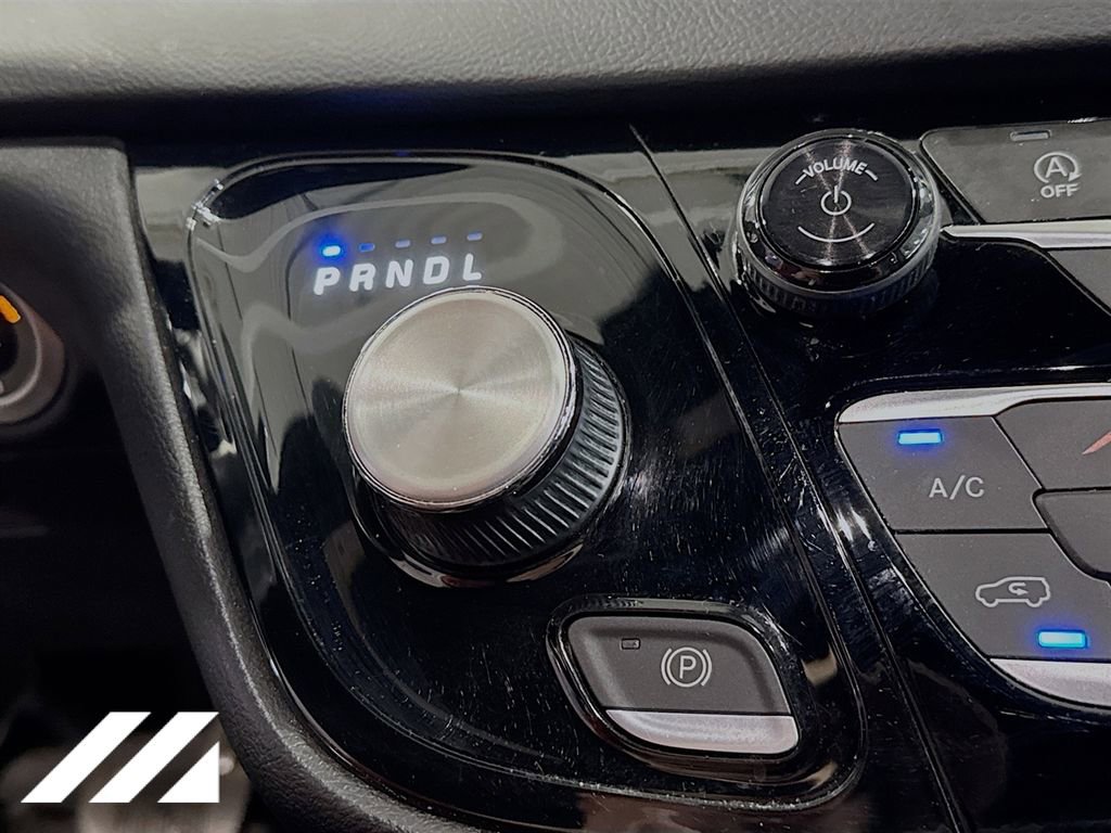 Used 2020 Chrysler Pacifica Touring-L FWD image 18