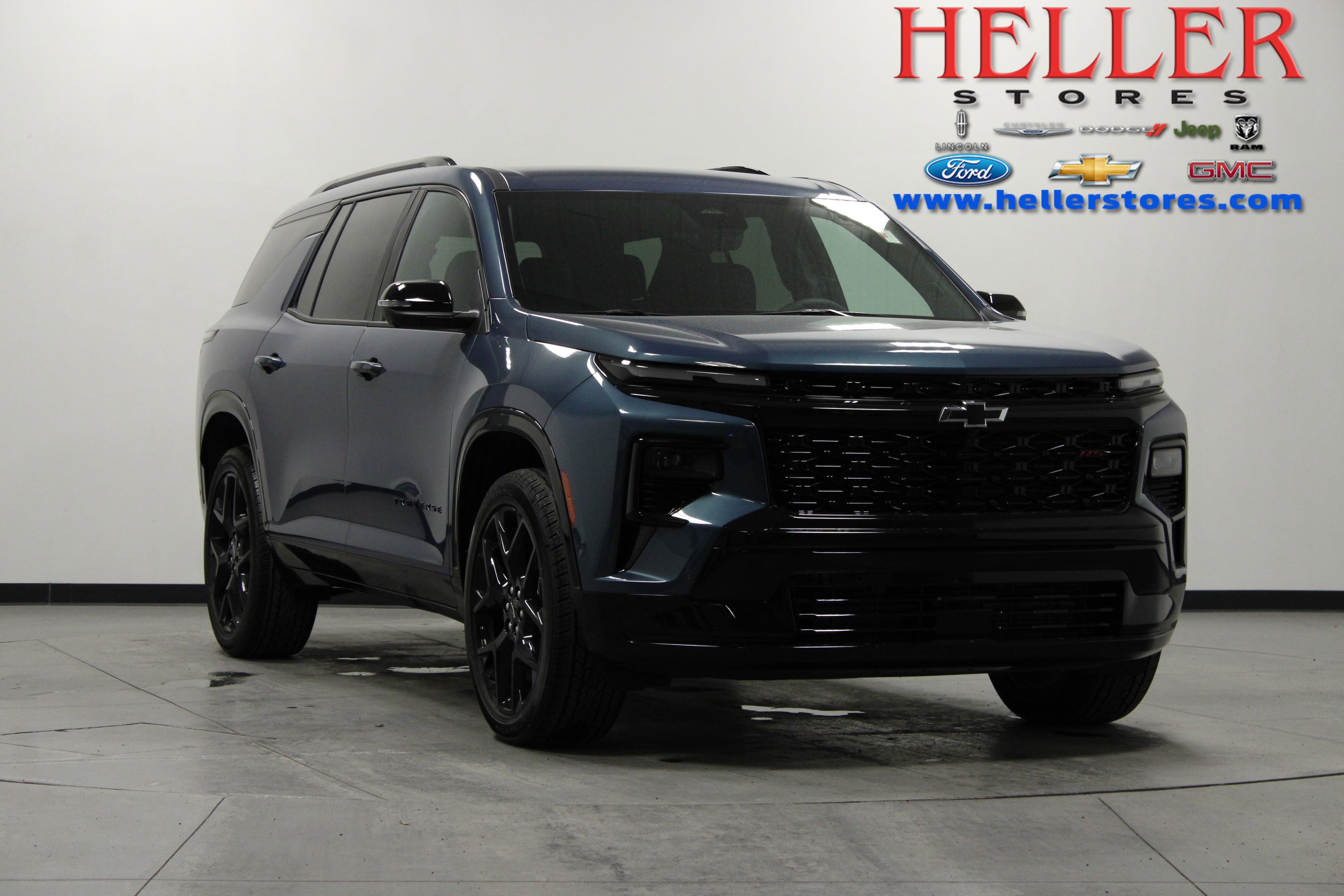 Used 2025 Chevrolet Traverse RS w/ LPO, Floor Liner Package image 1