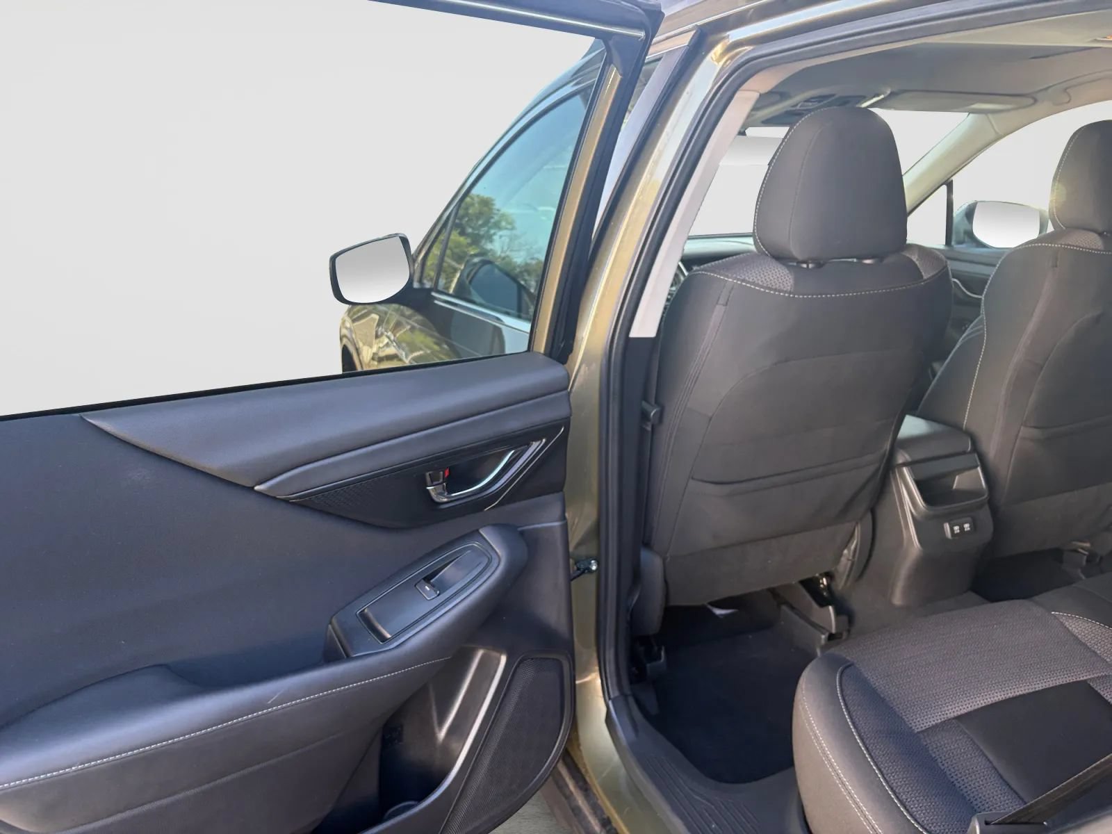 Used 2021 Subaru Outback Premium AWD/4WD image 14