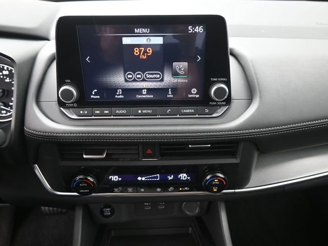 Used 2025 Nissan Rogue SV FWD image 4