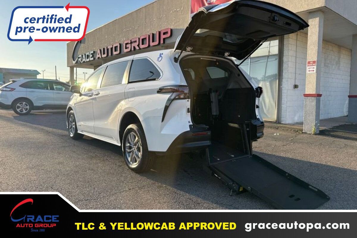 Used 2021 Toyota Sienna LE