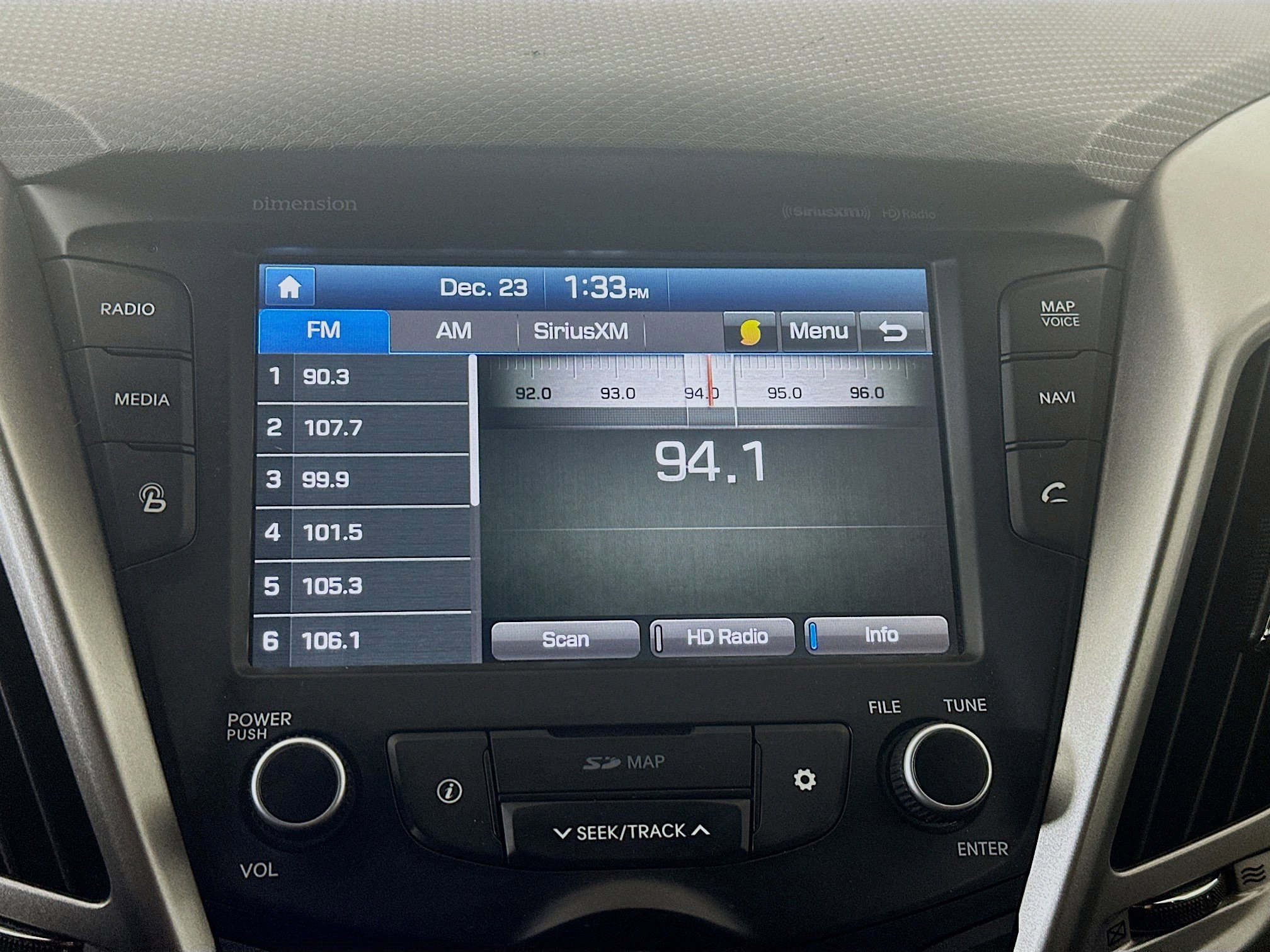 Used 2017 Hyundai Veloster Value Edition image 19