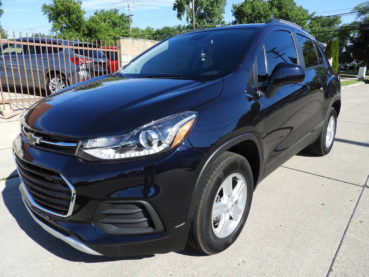Used 2022 Chevrolet Trax LT w/ Driver Confidence Package AWD/4WD image 5
