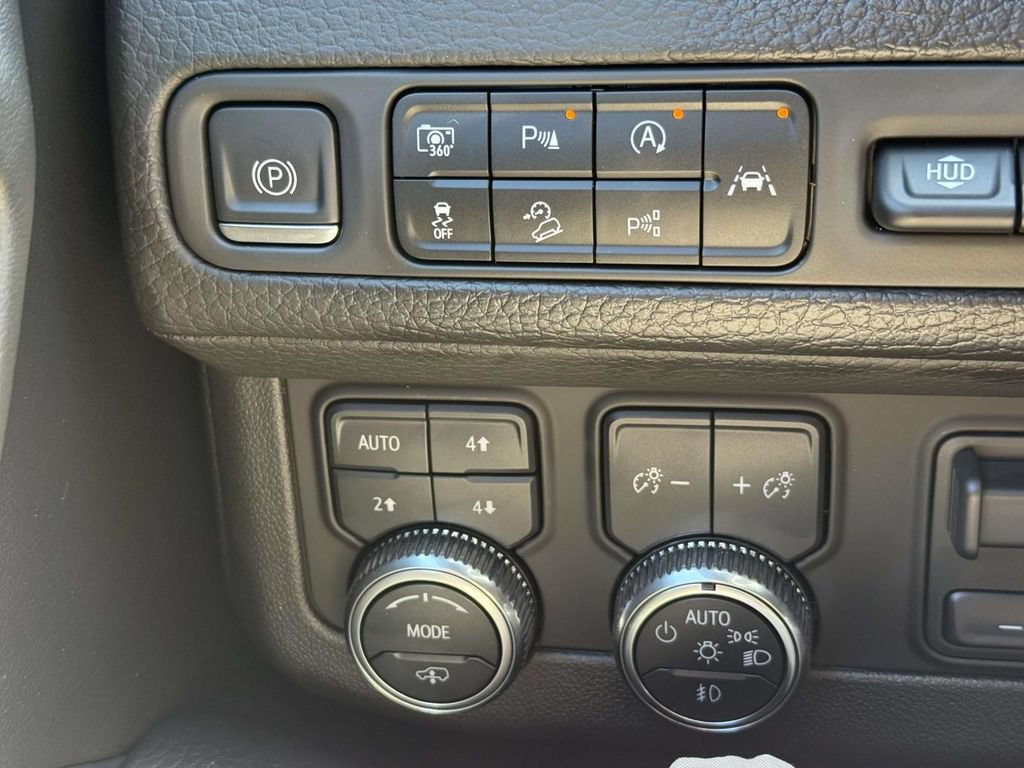 Used 2023 GMC Yukon Denali w/ Denali Reserve Package AWD/4WD image 25