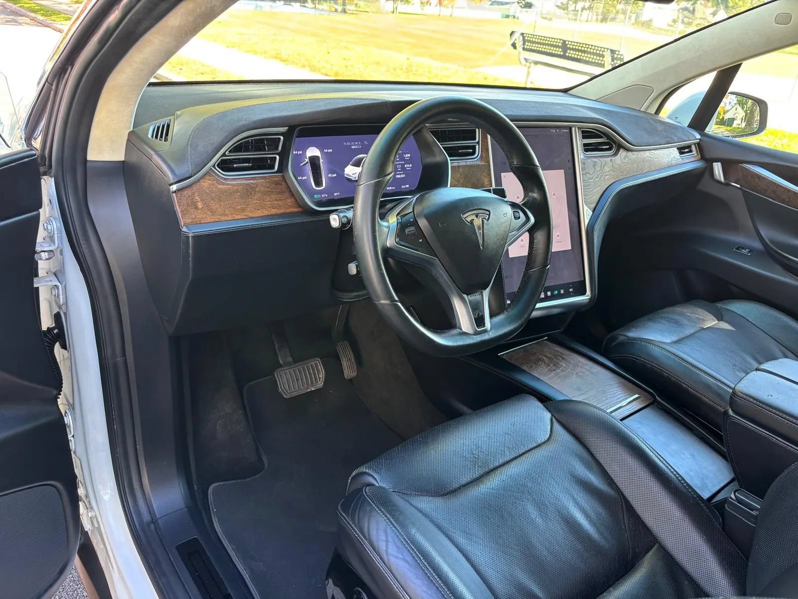 Used 2016 Tesla Model X 90D AWD/4WD image 13