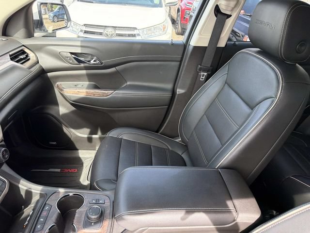 Used 2023 GMC Acadia Denali w/ Denali Ultimate Package FWD image 21