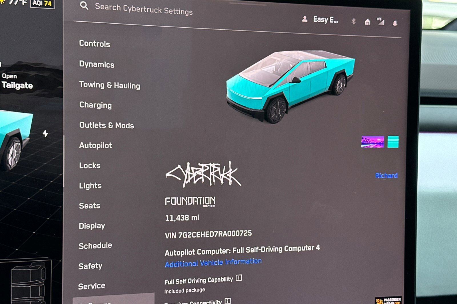 Used 2024 Tesla Cybertruck AWD Crew Cab image 28