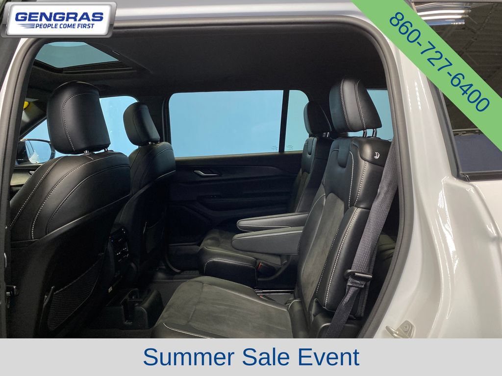 Used 2023 Jeep Grand Cherokee L Laredo AWD/4WD image 28
