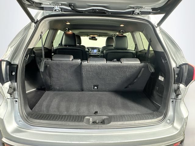 Used 2017 Toyota Highlander XLE w/ Carpet Mat Package AWD/4WD image 28