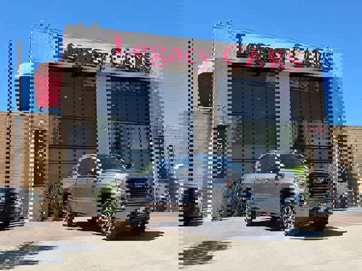 Used 2021 GMC Sierra 1500 AT4 w/ AT4 Value Package image 2