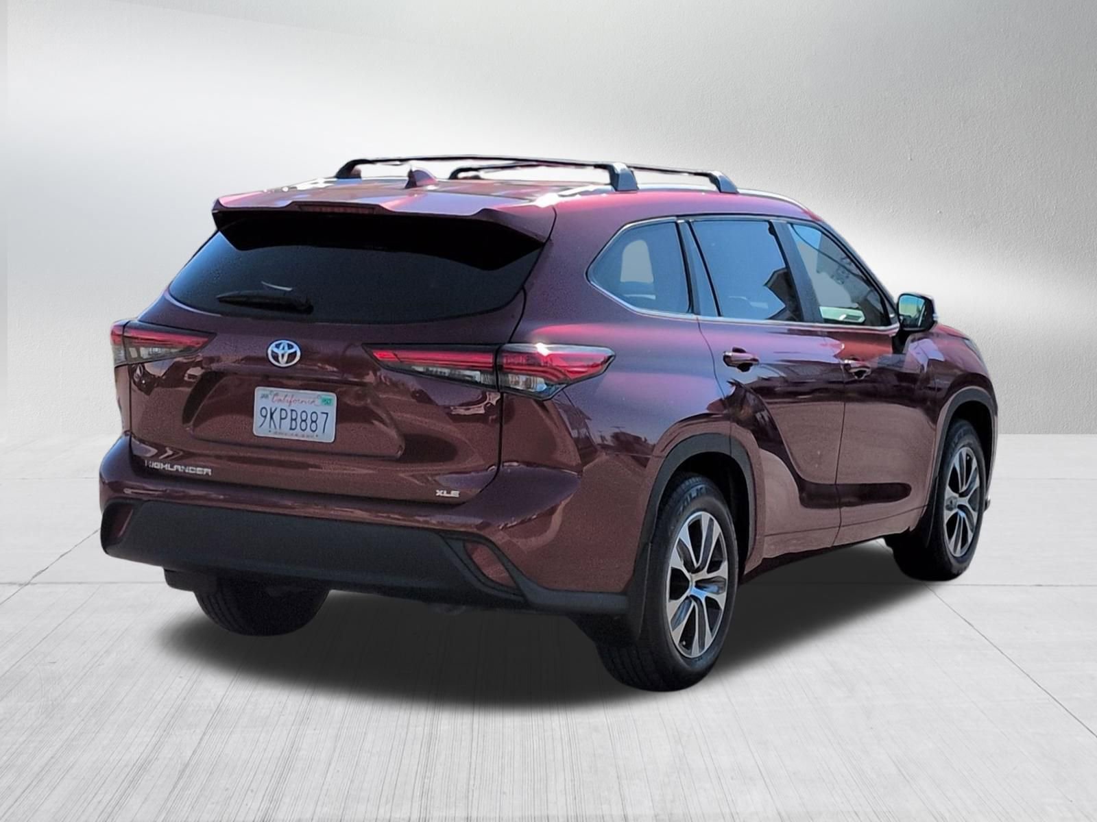 Used 2023 Toyota Highlander XLE image 5