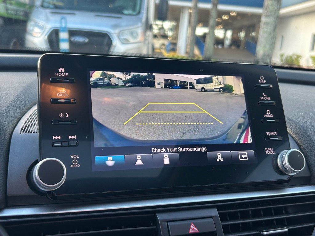 Used 2021 Honda Accord Touring image 13
