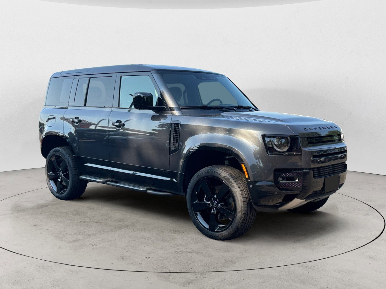 New 2025 Land Rover Defender 110 V8 image 2