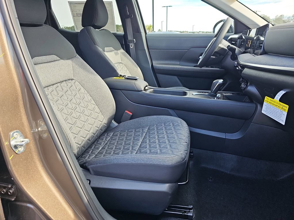 New 2026 Nissan Kicks SV w/ SV Premium Package FWD image 13